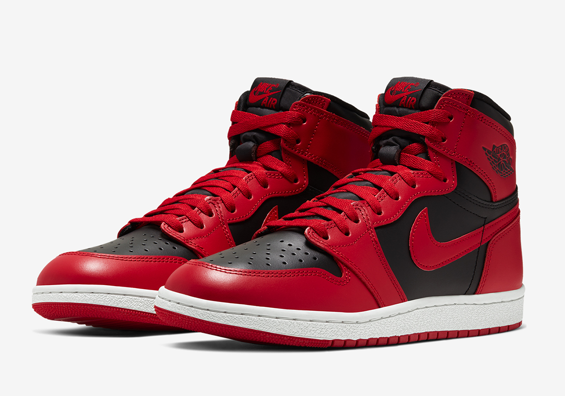 jordan retro 1 varsity red