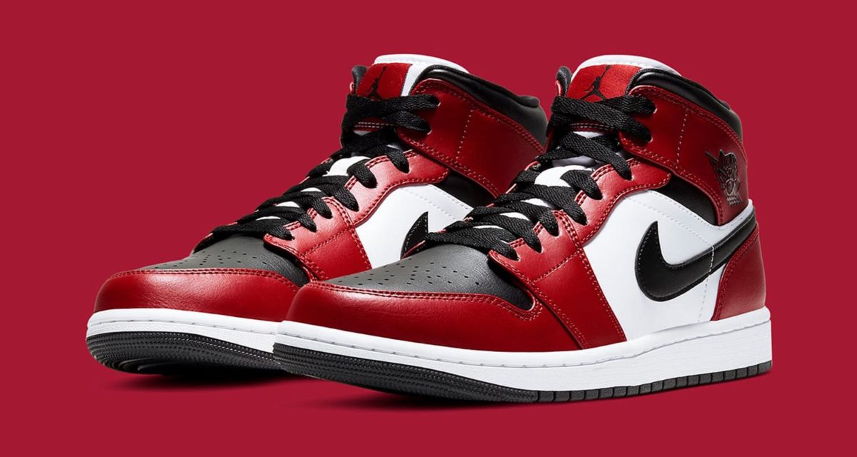 air jordan 1 mid chicago colorway