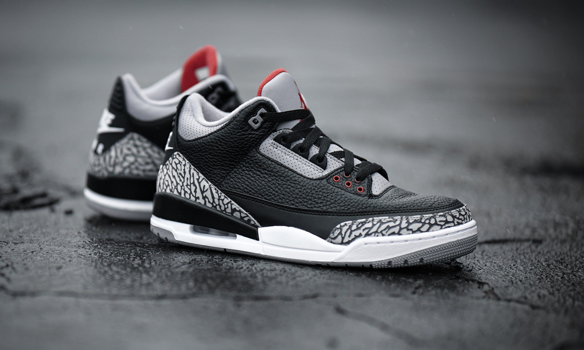 BLACK / CEMENT GREY-WHITE-FIRE RED 854262 001 Jordan 3 Retro ‘Black Cement’